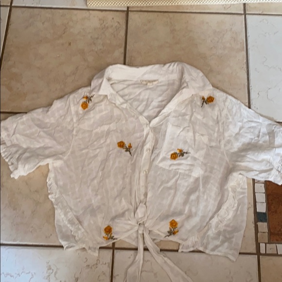 PacSun flowy blouse with flower designs - Picture 2 of 5